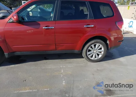 2011 Subaru Forester 2.5X Premium из США, поврежденный, VIN JF2SHBDC1BH721614